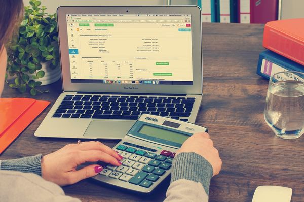 Przeprowadzka do Szwajcarii i kredyt frankowy - jak poradzić sobie z problemami prawno-finansowymi?