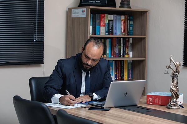 Księgowość dla biznesu – dlaczego warto zainwestować w profesjonalne usługi?
